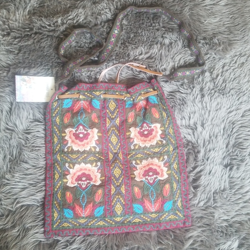 Johnny was IZAMAL DRAWSTRING TOTE - Picture 3 of 8